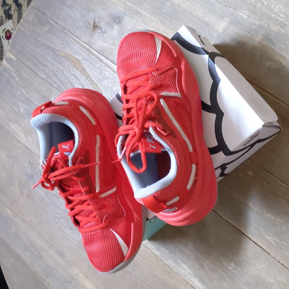 Big Boys Size 5C Puma RS Dreamer Summer Hustle JR red basketball shoes